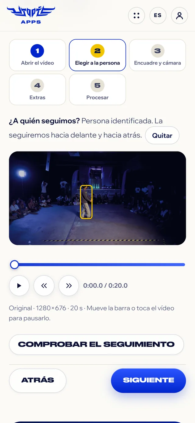 Reframe en un móvil, en el paso 2: la barra de pasos en dos filas, el vídeo con el recuadro y la línea de tiempo debajo.