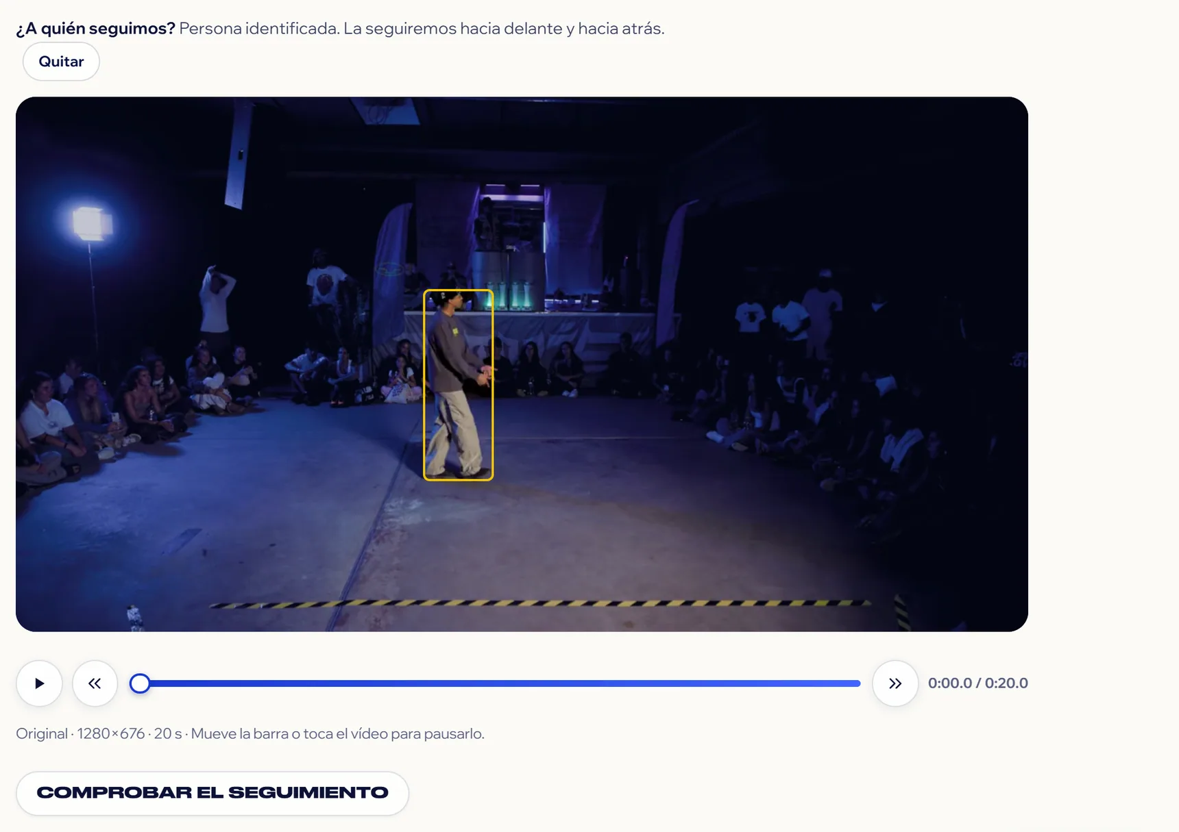 Paso 2: el recuadro sobre el bailarín y Persona identificada; debajo, la línea de tiempo y Comprobar el seguimiento.