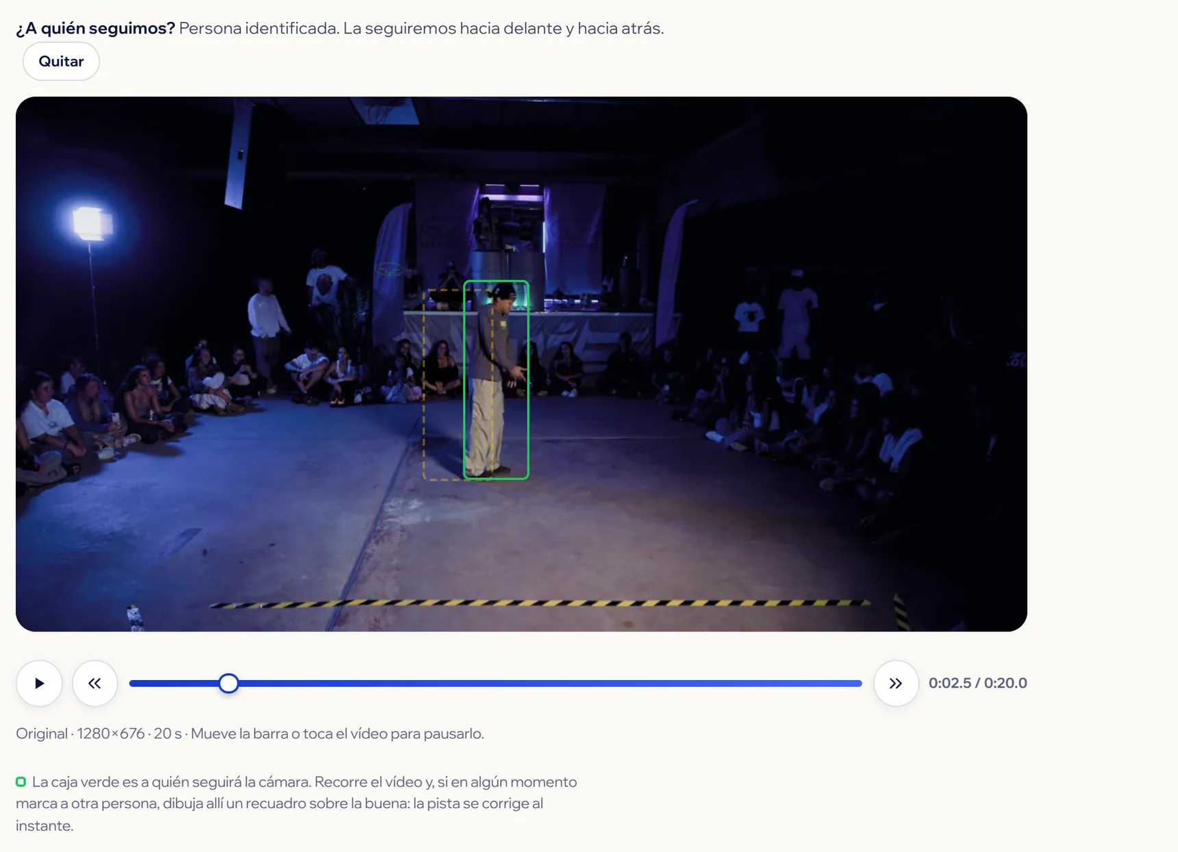 La caja verde sobre el bailarín después de Comprobar el seguimiento, con la explicación debajo del vídeo.